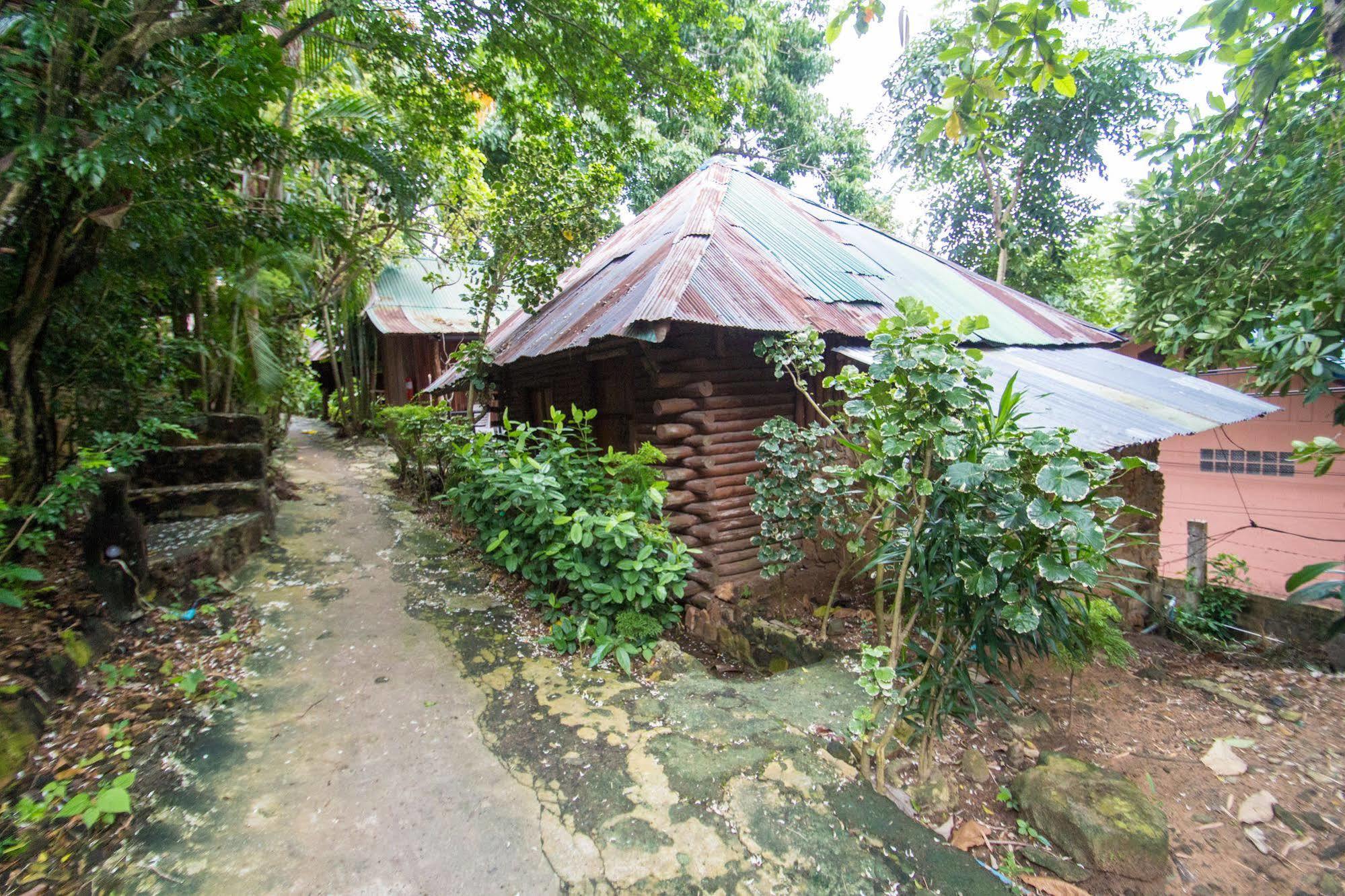 Tropical Garden Bungalow Phi Phi Don Exterior photo